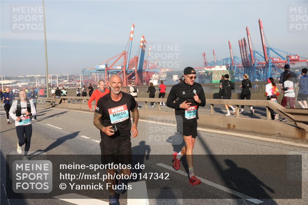 03.10.2025 - Köhlbrandbrückenlauf Yannick Fuchs http://msf.ph/oto/9147342 03.10.2025 08:38:20 Position 2 1194, 3378 meine-sportfotos.de