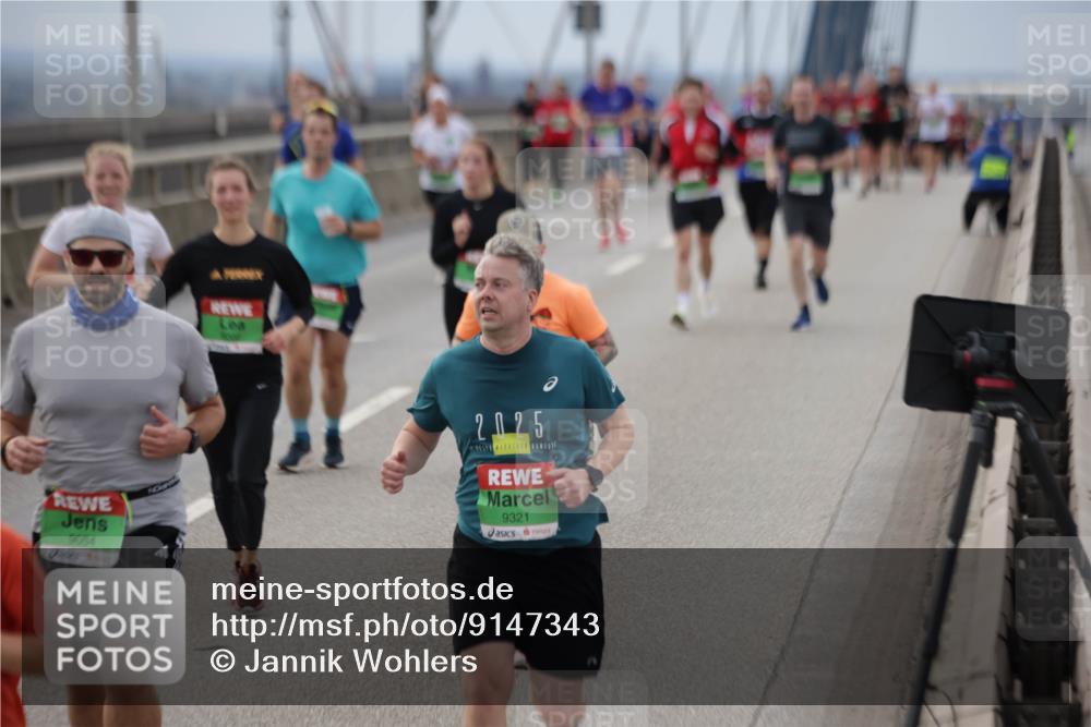 03.10.2025 - Köhlbrandbrückenlauf Jannik Wohlers http://msf.ph/oto/9147343 03.10.2025 15:50:38 Position 1 9054, 2025, 9321 meine-sportfotos.de