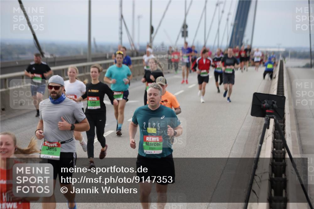 03.10.2025 - Köhlbrandbrückenlauf Jannik Wohlers http://msf.ph/oto/9147353 03.10.2025 15:50:38 Position 1 9054, 2025, 9321 meine-sportfotos.de