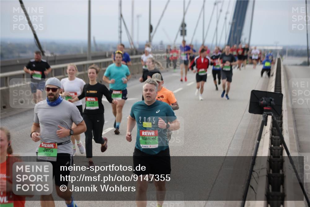 03.10.2025 - Köhlbrandbrückenlauf Jannik Wohlers http://msf.ph/oto/9147355 03.10.2025 15:50:38 Position 1 9054, 2025, 9321 meine-sportfotos.de
