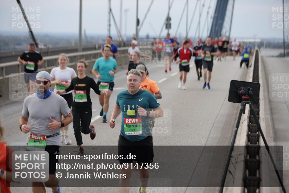 03.10.2025 - Köhlbrandbrückenlauf Jannik Wohlers http://msf.ph/oto/9147356 03.10.2025 15:50:38 Position 1 9054, 2025, 9321 meine-sportfotos.de