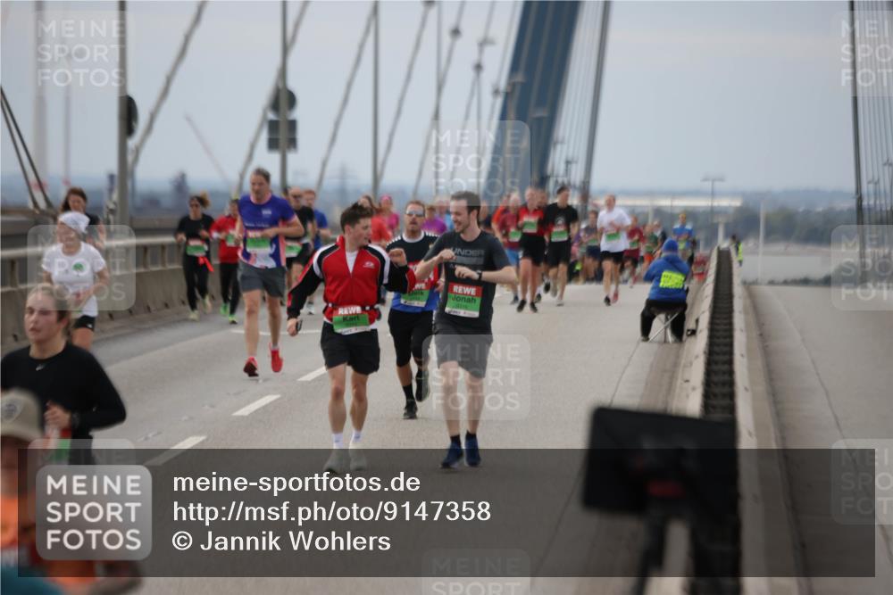 03.10.2025 - Köhlbrandbrückenlauf Jannik Wohlers http://msf.ph/oto/9147358 03.10.2025 15:50:39 Position 1 9316 meine-sportfotos.de