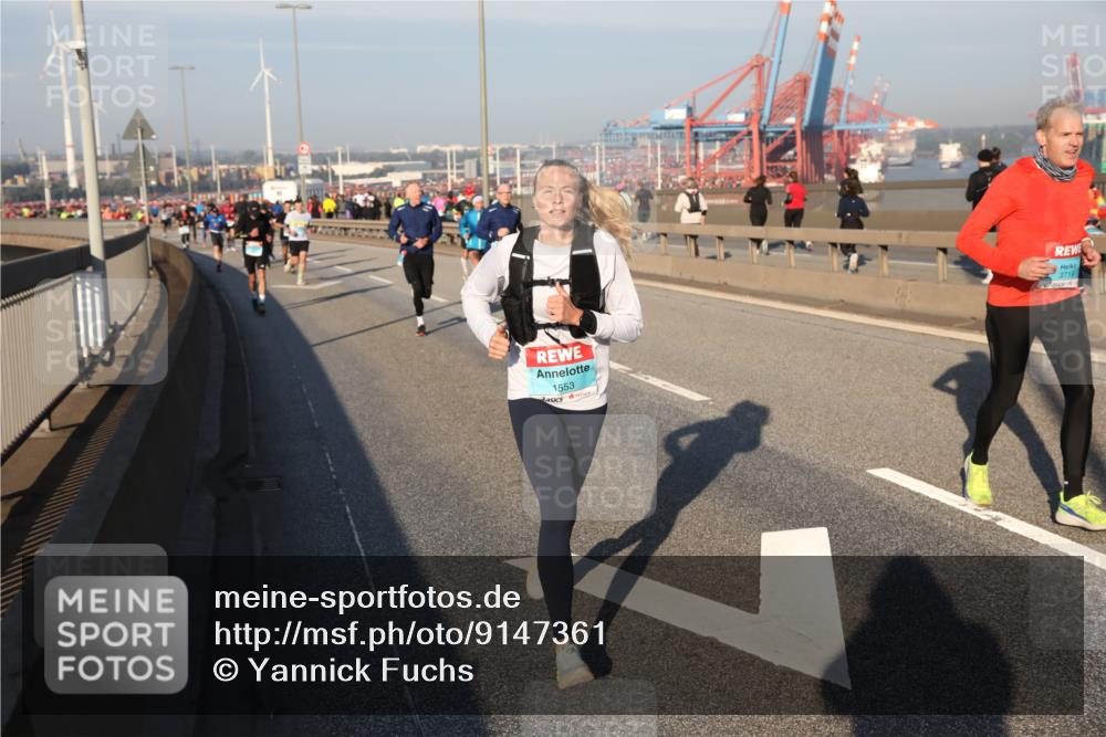 03.10.2025 - Köhlbrandbrückenlauf Yannick Fuchs http://msf.ph/oto/9147361 03.10.2025 08:38:21 Position 2 1553, 3719 meine-sportfotos.de