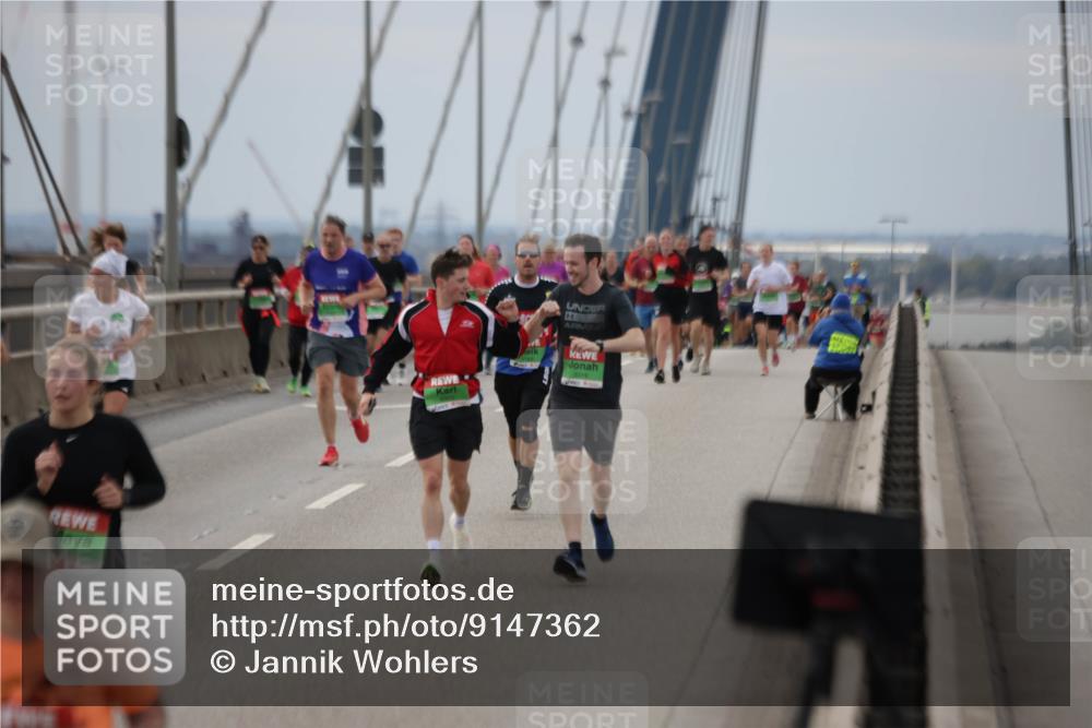 03.10.2025 - Köhlbrandbrückenlauf Jannik Wohlers http://msf.ph/oto/9147362 03.10.2025 15:50:39 Position 1 14 meine-sportfotos.de