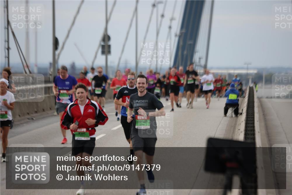03.10.2025 - Köhlbrandbrückenlauf Jannik Wohlers http://msf.ph/oto/9147379 03.10.2025 15:50:41 Position 1 9316 meine-sportfotos.de