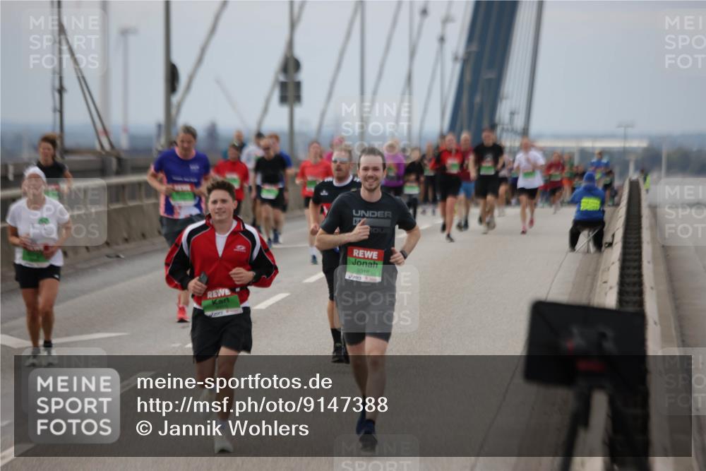 03.10.2025 - Köhlbrandbrückenlauf Jannik Wohlers http://msf.ph/oto/9147388 03.10.2025 15:50:42 Position 1 9316 meine-sportfotos.de