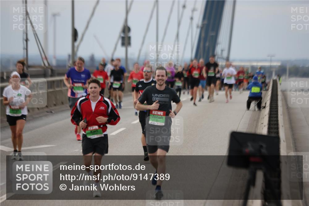 03.10.2025 - Köhlbrandbrückenlauf Jannik Wohlers http://msf.ph/oto/9147389 03.10.2025 15:50:42 Position 1 9316 meine-sportfotos.de