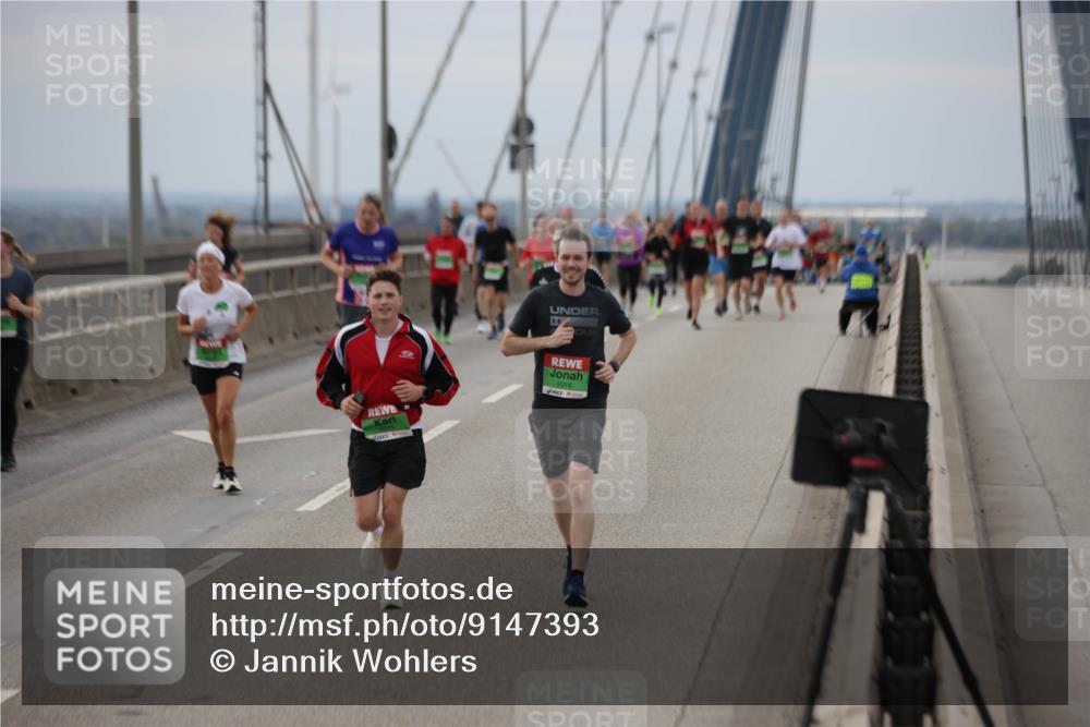 03.10.2025 - Köhlbrandbrückenlauf Jannik Wohlers http://msf.ph/oto/9147393 03.10.2025 15:50:43 Position 1 9316 meine-sportfotos.de