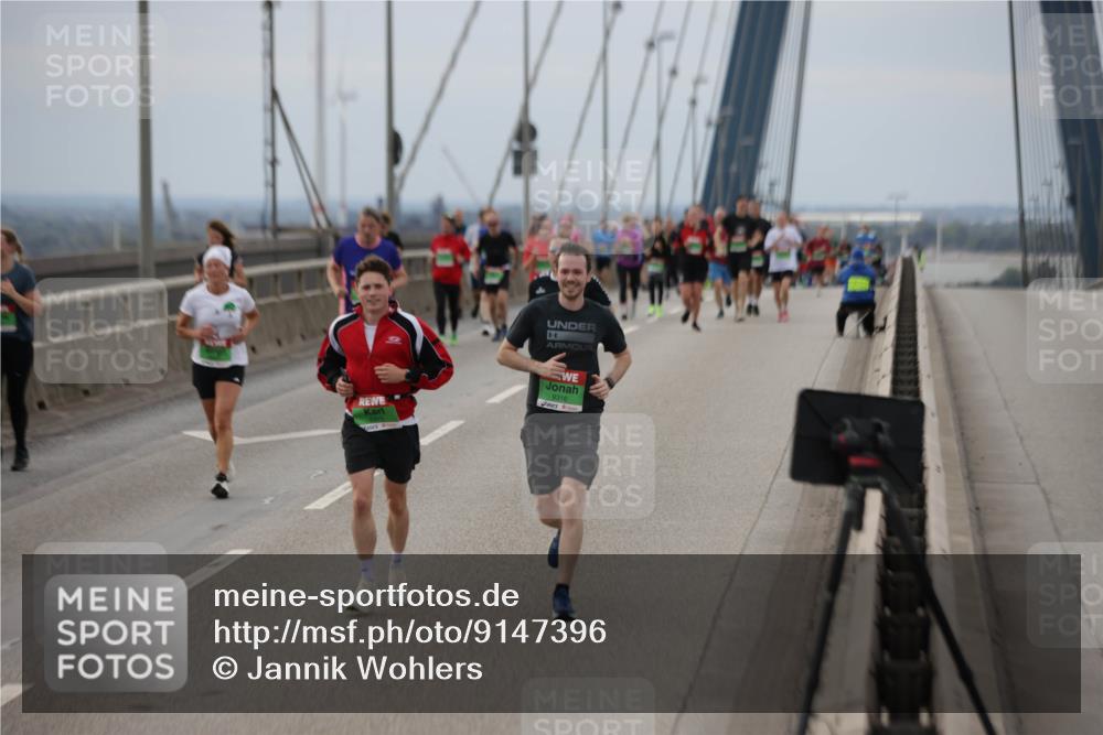 03.10.2025 - Köhlbrandbrückenlauf Jannik Wohlers http://msf.ph/oto/9147396 03.10.2025 15:50:43 Position 1 9316 meine-sportfotos.de