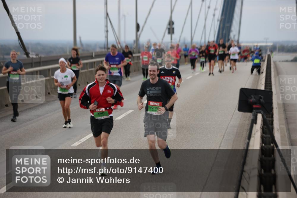 03.10.2025 - Köhlbrandbrückenlauf Jannik Wohlers http://msf.ph/oto/9147400 03.10.2025 15:50:44 Position 1 9315, 9316 meine-sportfotos.de