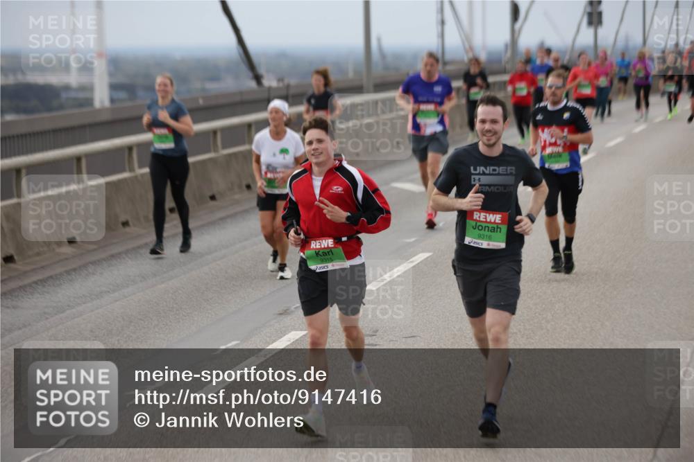 03.10.2025 - Köhlbrandbrückenlauf Jannik Wohlers http://msf.ph/oto/9147416 03.10.2025 15:50:45 Position 1 9315, 9316 meine-sportfotos.de