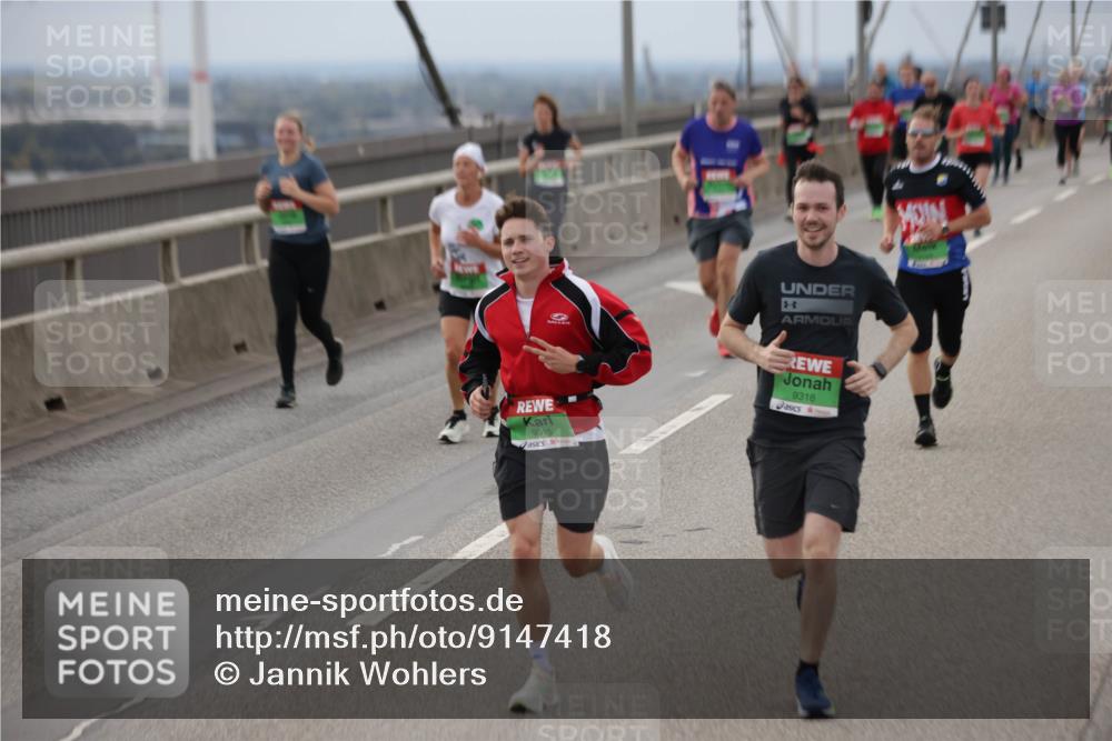 03.10.2025 - Köhlbrandbrückenlauf Jannik Wohlers http://msf.ph/oto/9147418 03.10.2025 15:50:45 Position 1 9315, 9316 meine-sportfotos.de