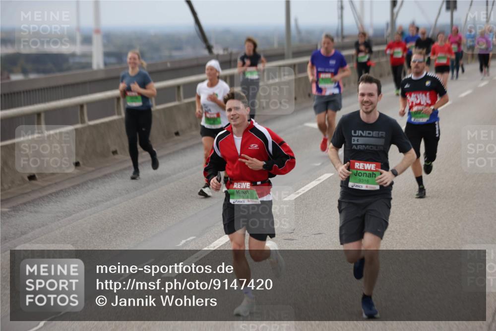 03.10.2025 - Köhlbrandbrückenlauf Jannik Wohlers http://msf.ph/oto/9147420 03.10.2025 15:50:45 Position 1 9315, 9316 meine-sportfotos.de