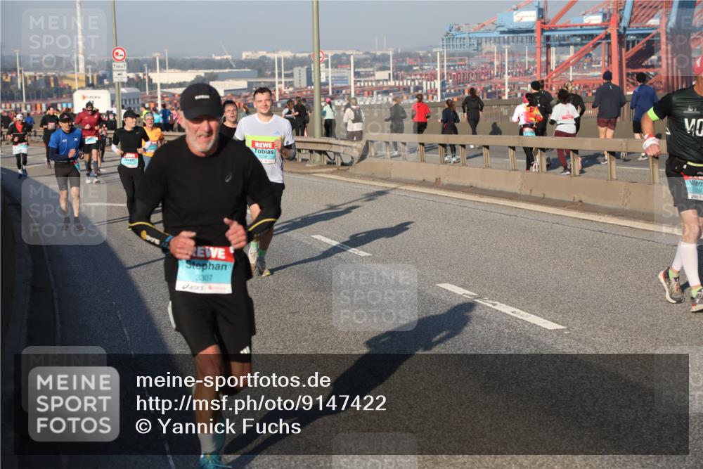 03.10.2025 - Köhlbrandbrückenlauf Yannick Fuchs http://msf.ph/oto/9147422 03.10.2025 08:38:27 Position 2 1226, 3307 meine-sportfotos.de