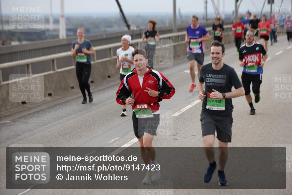 03.10.2025 - Köhlbrandbrückenlauf Jannik Wohlers http://msf.ph/oto/9147423 03.10.2025 15:50:45 Position 1 9315, 9316 meine-sportfotos.de