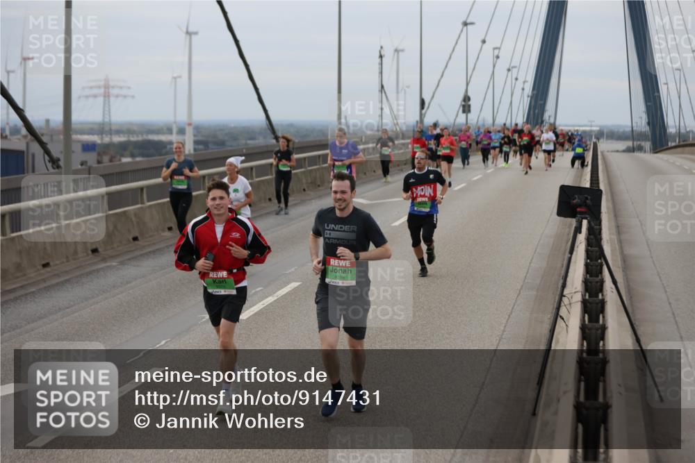 03.10.2025 - Köhlbrandbrückenlauf Jannik Wohlers http://msf.ph/oto/9147431 03.10.2025 15:50:46 Position 1 9316 meine-sportfotos.de