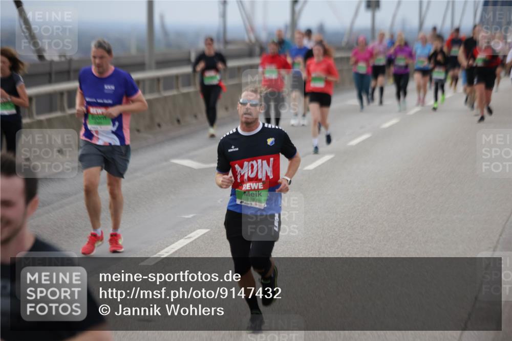 03.10.2025 - Köhlbrandbrückenlauf Jannik Wohlers http://msf.ph/oto/9147432 03.10.2025 15:50:47 Position 1 7157 meine-sportfotos.de
