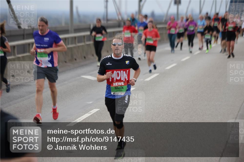 03.10.2025 - Köhlbrandbrückenlauf Jannik Wohlers http://msf.ph/oto/9147435 03.10.2025 15:50:47 Position 1 7157 meine-sportfotos.de