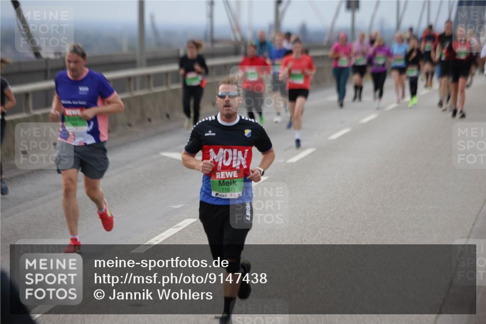 03.10.2025 - Köhlbrandbrückenlauf Jannik Wohlers http://msf.ph/oto/9147438 03.10.2025 15:50:47 Position 1 7157 meine-sportfotos.de
