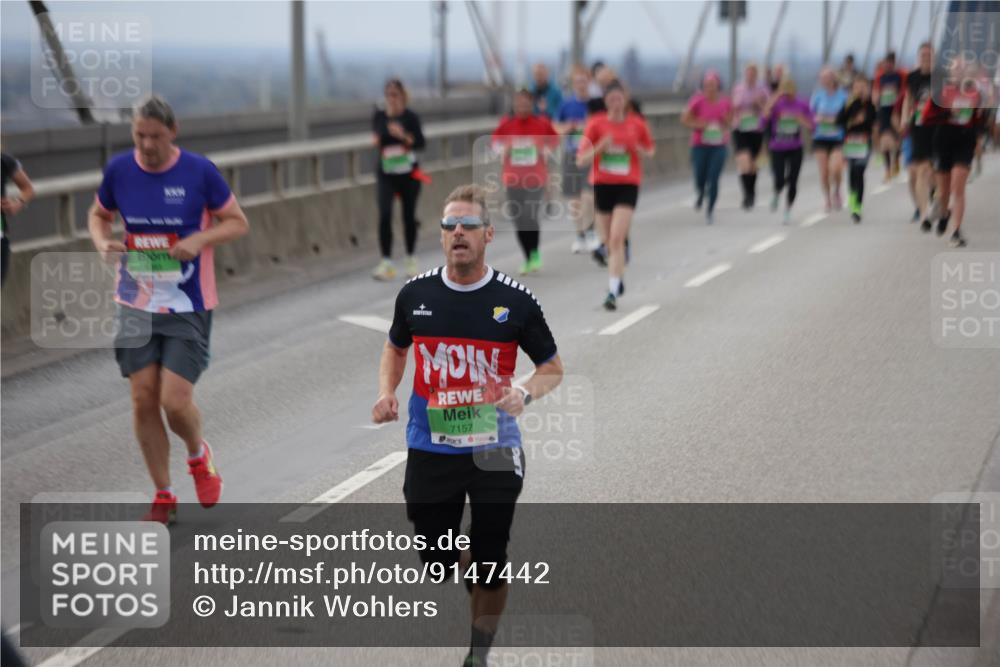 03.10.2025 - Köhlbrandbrückenlauf Jannik Wohlers http://msf.ph/oto/9147442 03.10.2025 15:50:47 Position 1 7157 meine-sportfotos.de