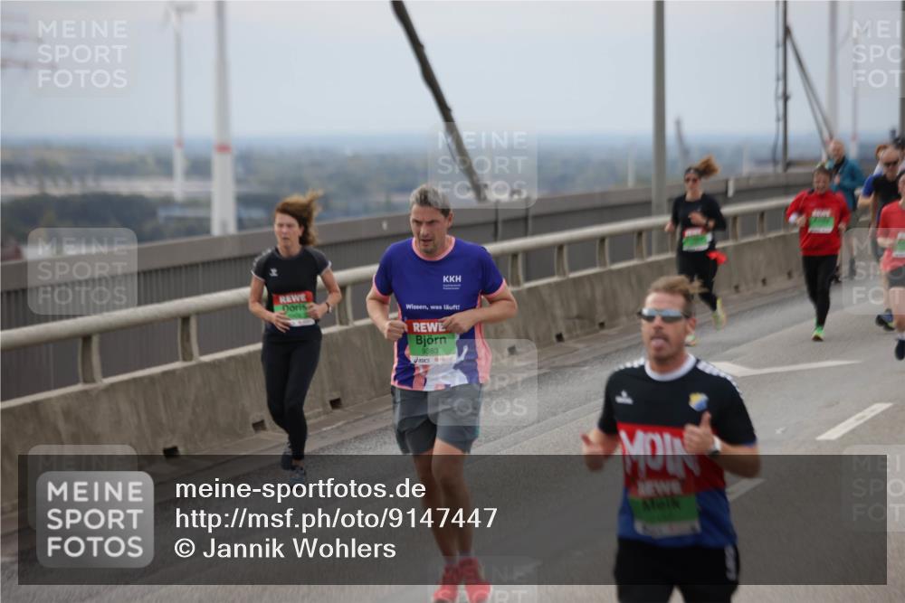 03.10.2025 - Köhlbrandbrückenlauf Jannik Wohlers http://msf.ph/oto/9147447 03.10.2025 15:50:48 Position 1 9383 meine-sportfotos.de