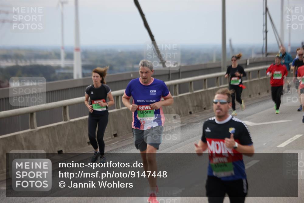 03.10.2025 - Köhlbrandbrückenlauf Jannik Wohlers http://msf.ph/oto/9147448 03.10.2025 15:50:48 Position 1 9383 meine-sportfotos.de