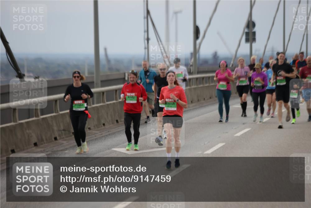 03.10.2025 - Köhlbrandbrückenlauf Jannik Wohlers http://msf.ph/oto/9147459 03.10.2025 15:50:50 Position 1 9116 meine-sportfotos.de