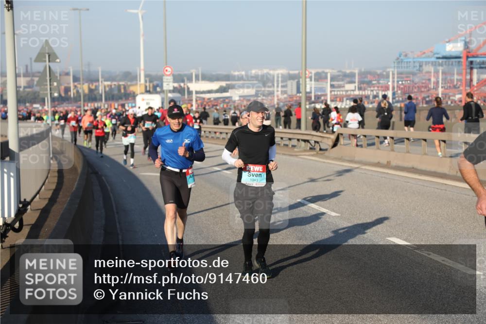 03.10.2025 - Köhlbrandbrückenlauf Yannick Fuchs http://msf.ph/oto/9147460 03.10.2025 08:38:31 Position 2 1043 meine-sportfotos.de