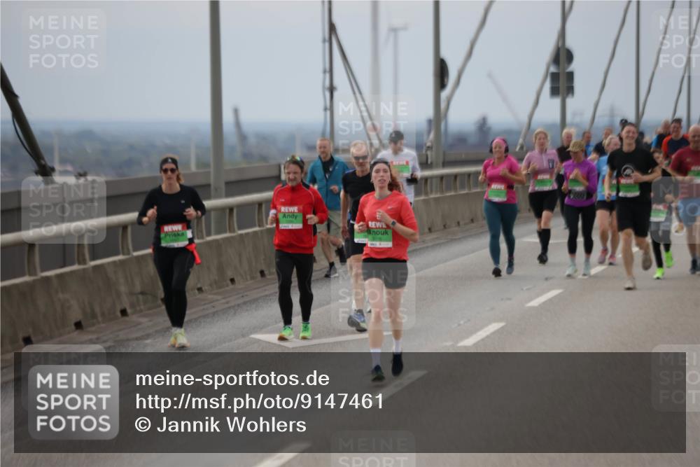 03.10.2025 - Köhlbrandbrückenlauf Jannik Wohlers http://msf.ph/oto/9147461 03.10.2025 15:50:50 Position 1 9116 meine-sportfotos.de