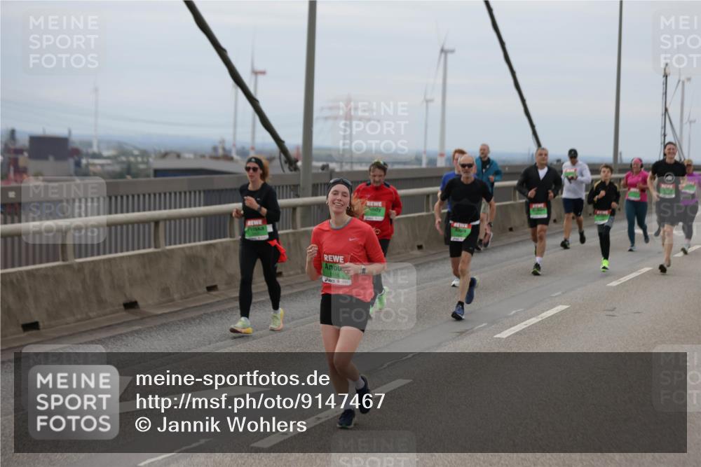 03.10.2025 - Köhlbrandbrückenlauf Jannik Wohlers http://msf.ph/oto/9147467 03.10.2025 15:50:56 Position 1 9116 meine-sportfotos.de