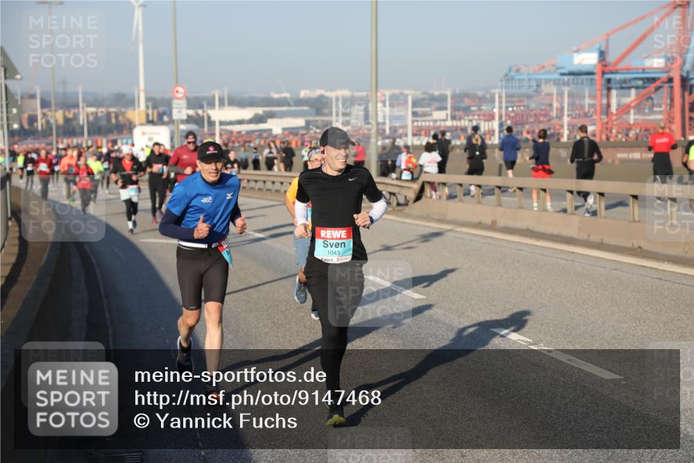 03.10.2025 - Köhlbrandbrückenlauf Yannick Fuchs http://msf.ph/oto/9147468 03.10.2025 08:38:31 Position 2 1043 meine-sportfotos.de