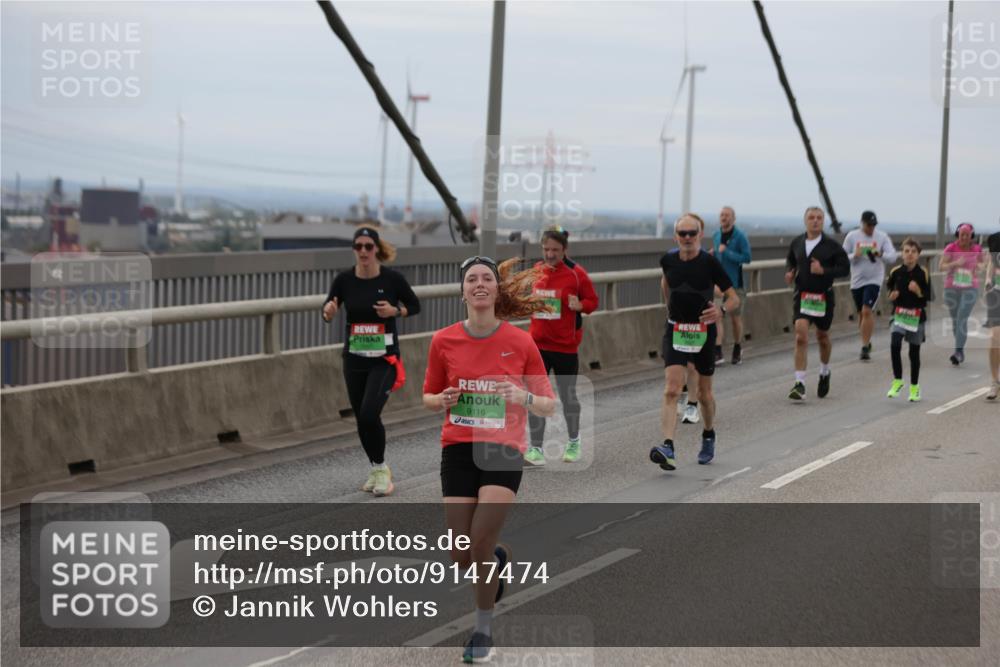 03.10.2025 - Köhlbrandbrückenlauf Jannik Wohlers http://msf.ph/oto/9147474 03.10.2025 15:50:57 Position 1 9116 meine-sportfotos.de