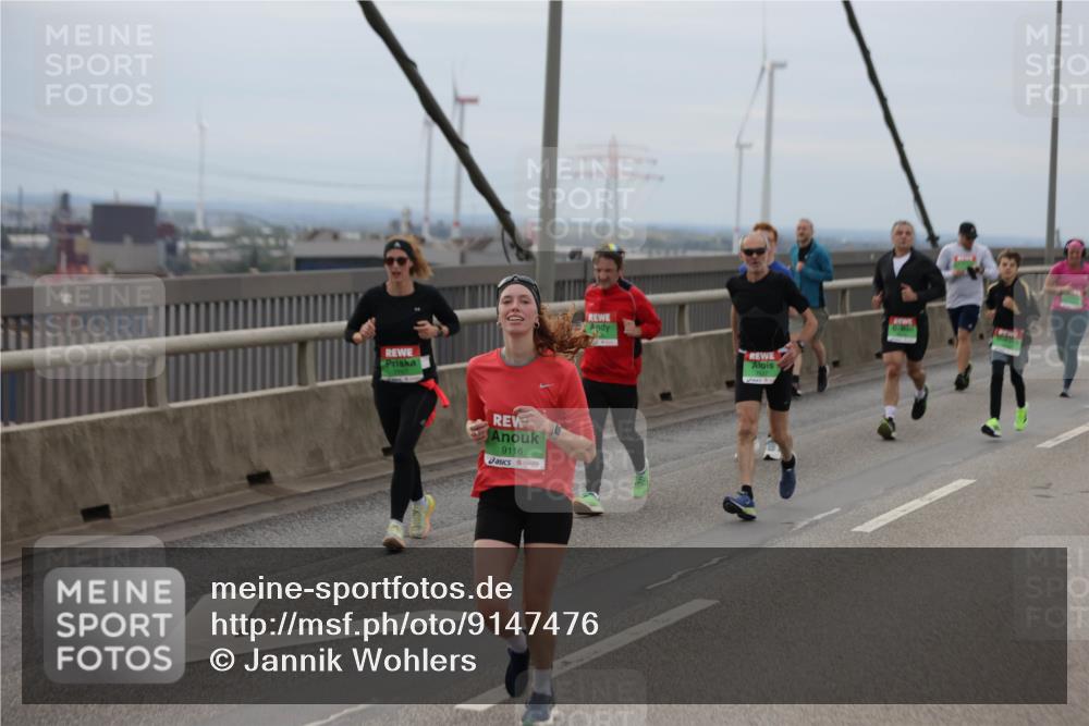 03.10.2025 - Köhlbrandbrückenlauf Jannik Wohlers http://msf.ph/oto/9147476 03.10.2025 15:50:57 Position 1 9116, 1 meine-sportfotos.de