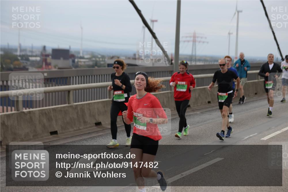 03.10.2025 - Köhlbrandbrückenlauf Jannik Wohlers http://msf.ph/oto/9147482 03.10.2025 15:50:57 Position 1 9116 meine-sportfotos.de