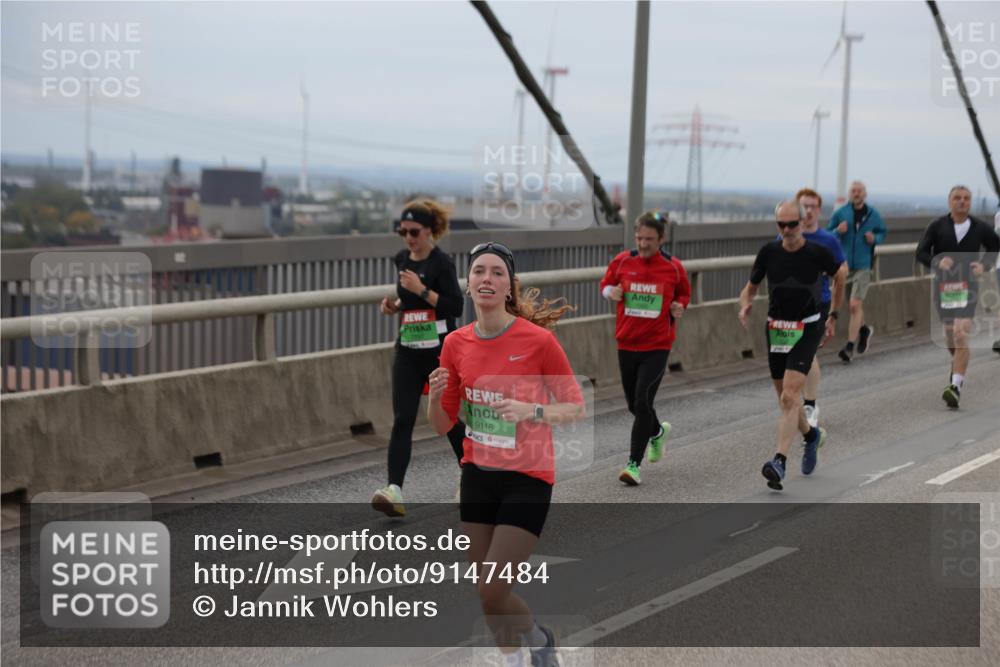 03.10.2025 - Köhlbrandbrückenlauf Jannik Wohlers http://msf.ph/oto/9147484 03.10.2025 15:50:57 Position 1 9116 meine-sportfotos.de