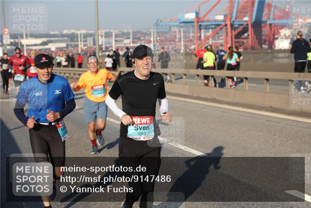 03.10.2025 - Köhlbrandbrückenlauf Yannick Fuchs http://msf.ph/oto/9147486 03.10.2025 08:38:32 Position 2 1043 meine-sportfotos.de