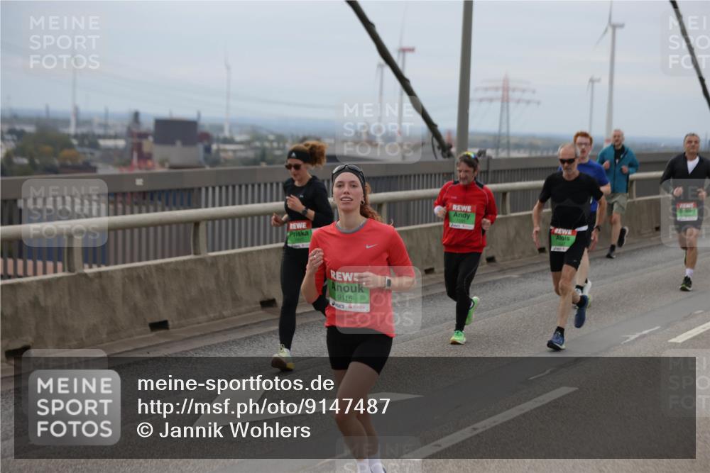 03.10.2025 - Köhlbrandbrückenlauf Jannik Wohlers http://msf.ph/oto/9147487 03.10.2025 15:50:57 Position 1 9116 meine-sportfotos.de