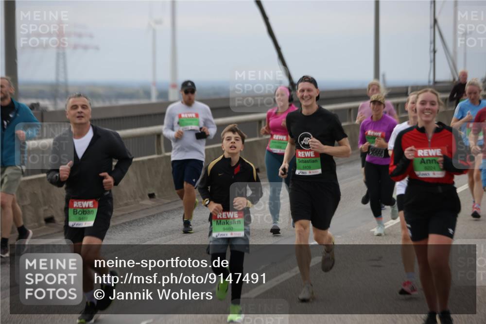 03.10.2025 - Köhlbrandbrückenlauf Jannik Wohlers http://msf.ph/oto/9147491 03.10.2025 15:50:59 Position 1 94, 9460, 8409, 8224 meine-sportfotos.de