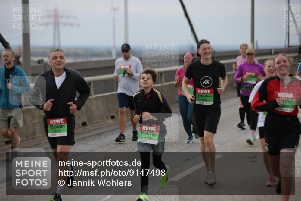 03.10.2025 - Köhlbrandbrückenlauf Jannik Wohlers http://msf.ph/oto/9147498 03.10.2025 15:50:59 Position 1 9459, 9460, 8409 meine-sportfotos.de