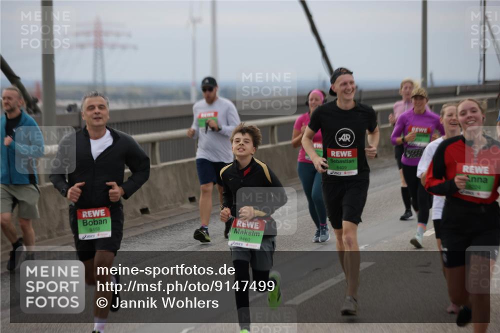 03.10.2025 - Köhlbrandbrückenlauf Jannik Wohlers http://msf.ph/oto/9147499 03.10.2025 15:50:59 Position 1 9459, 9460, 8409, 8, 224 meine-sportfotos.de