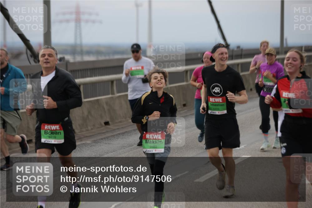 03.10.2025 - Köhlbrandbrückenlauf Jannik Wohlers http://msf.ph/oto/9147506 03.10.2025 15:51:00 Position 1 9459, 9460, 8409 meine-sportfotos.de