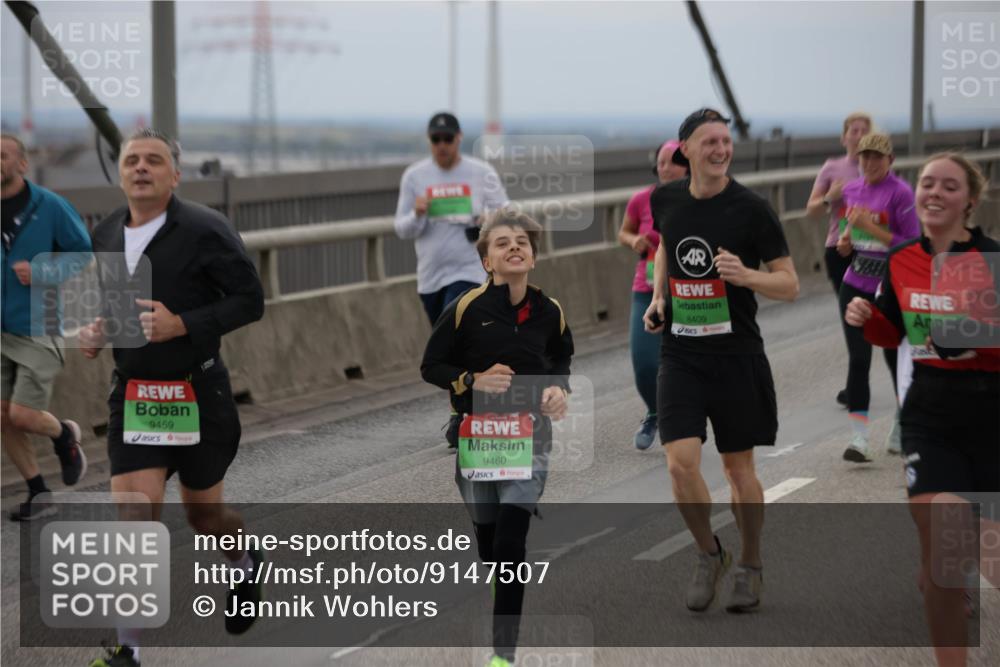 03.10.2025 - Köhlbrandbrückenlauf Jannik Wohlers http://msf.ph/oto/9147507 03.10.2025 15:51:00 Position 1 9459, 1807, 1, 9460, 8409 meine-sportfotos.de