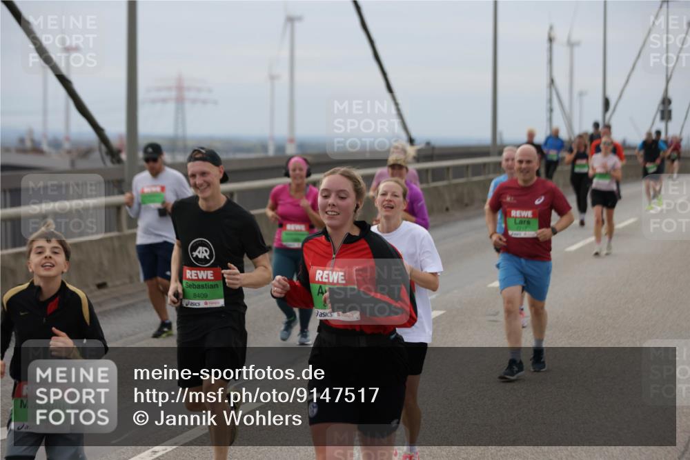 03.10.2025 - Köhlbrandbrückenlauf Jannik Wohlers http://msf.ph/oto/9147517 03.10.2025 15:51:01 Position 1 9460, 8409 meine-sportfotos.de