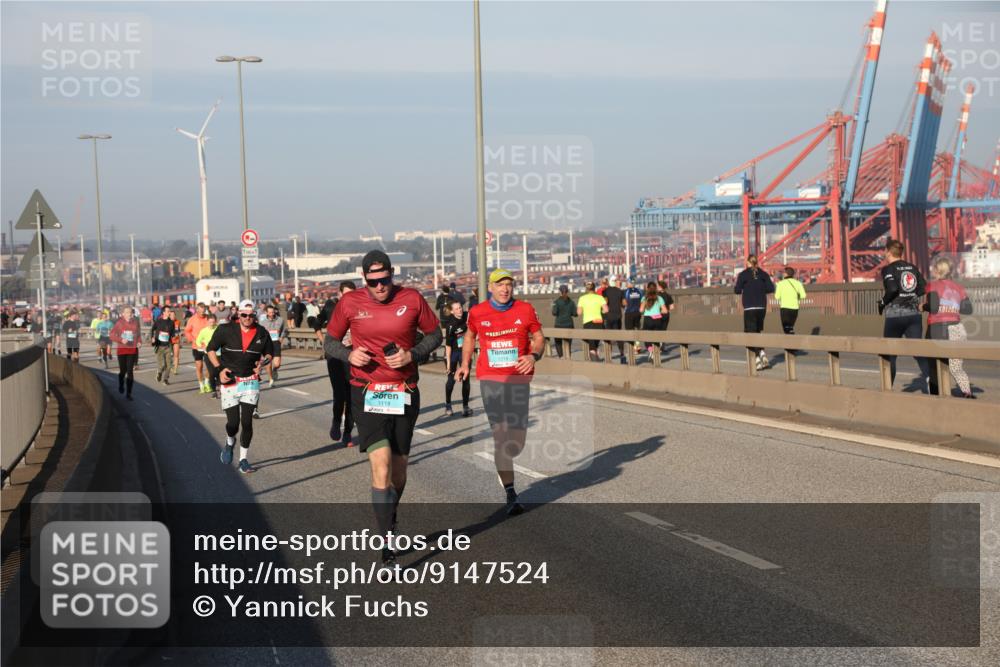 03.10.2025 - Köhlbrandbrückenlauf Yannick Fuchs http://msf.ph/oto/9147524 03.10.2025 08:38:36 Position 2 3118, 1, 1219, 202 meine-sportfotos.de