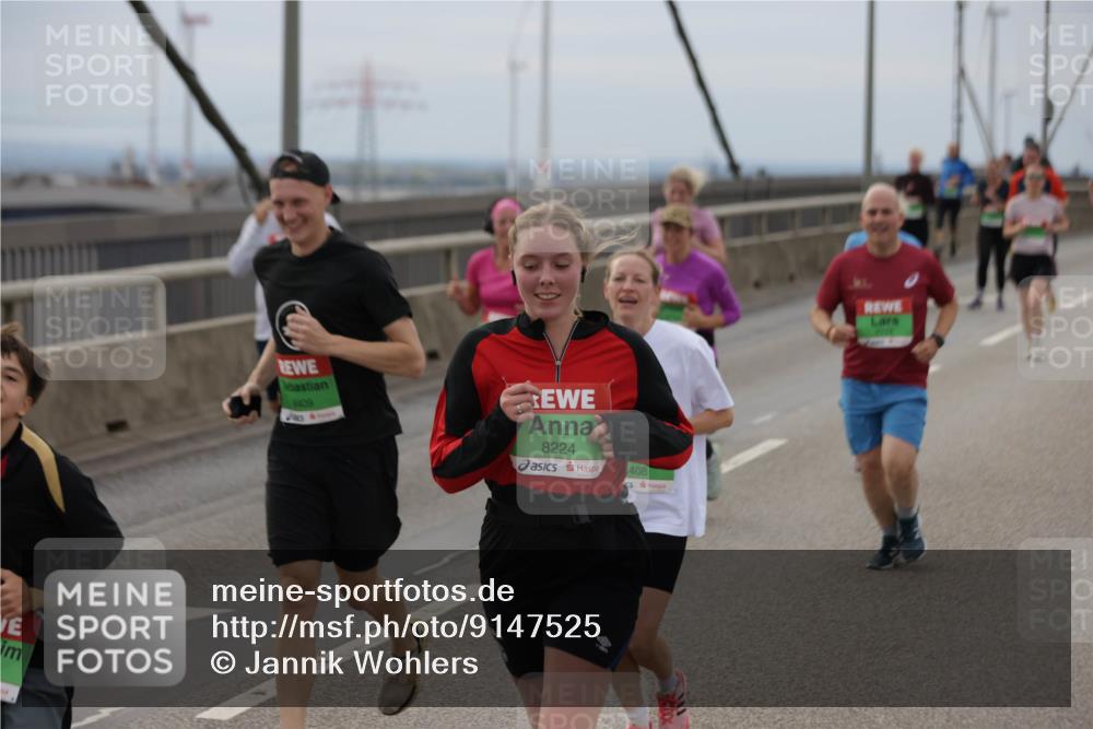 03.10.2025 - Köhlbrandbrückenlauf Jannik Wohlers http://msf.ph/oto/9147525 03.10.2025 15:51:01 Position 1 8409, 8224, 408 meine-sportfotos.de