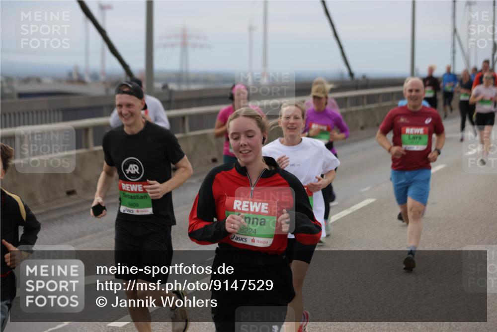 03.10.2025 - Köhlbrandbrückenlauf Jannik Wohlers http://msf.ph/oto/9147529 03.10.2025 15:51:02 Position 1 8409, 8224 meine-sportfotos.de