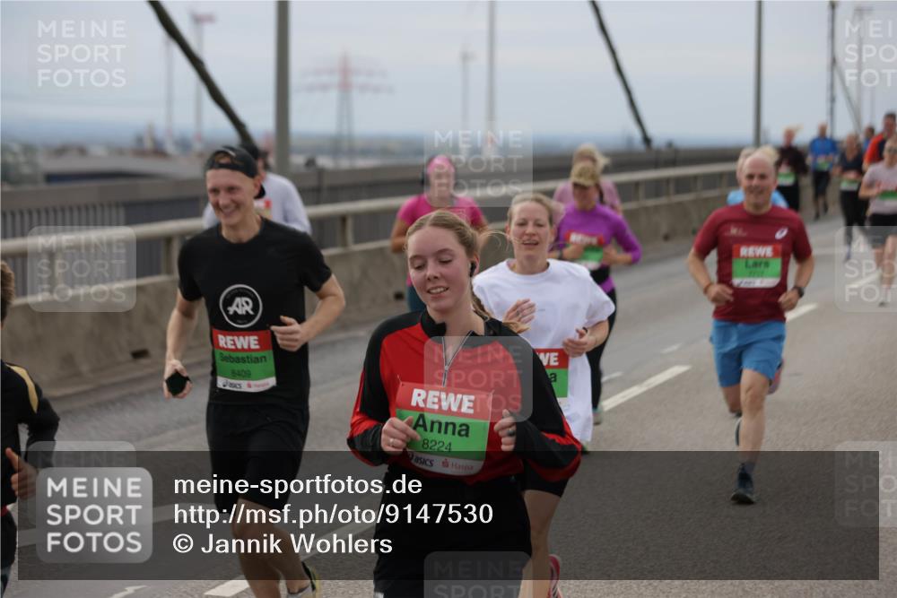 03.10.2025 - Köhlbrandbrückenlauf Jannik Wohlers http://msf.ph/oto/9147530 03.10.2025 15:51:02 Position 1 8409, 8224 meine-sportfotos.de