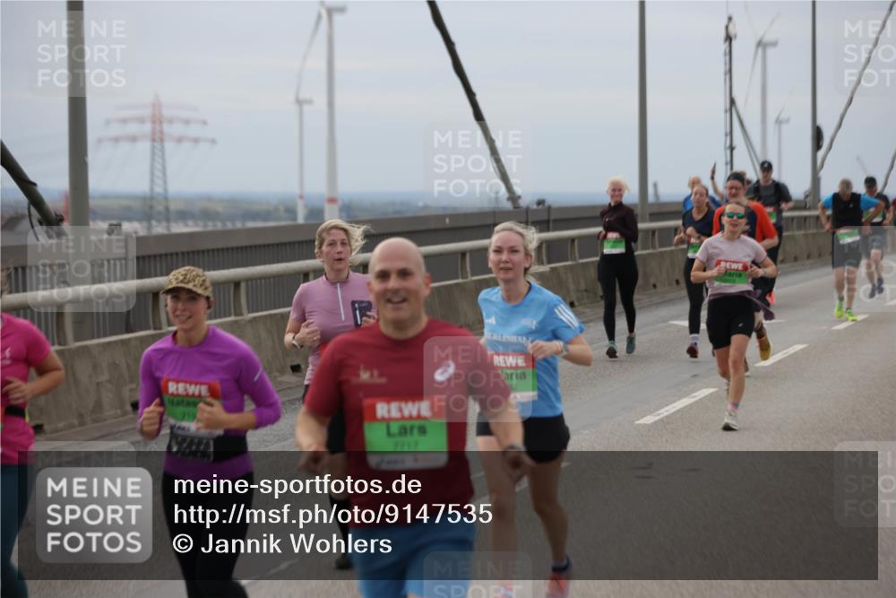 03.10.2025 - Köhlbrandbrückenlauf Jannik Wohlers http://msf.ph/oto/9147535 03.10.2025 15:51:03 Position 1 719, 7717 meine-sportfotos.de