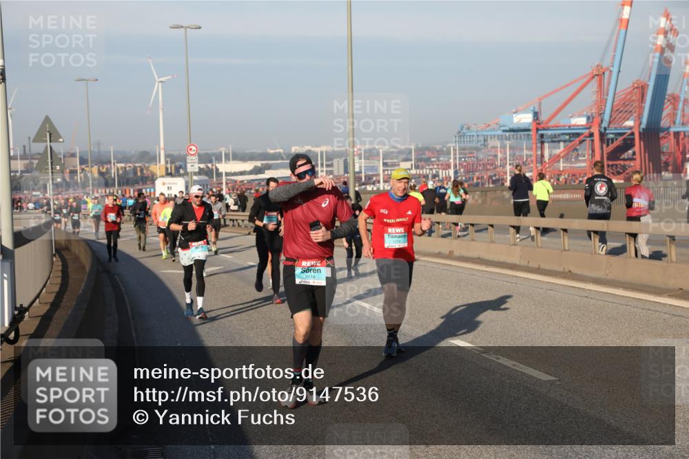 03.10.2025 - Köhlbrandbrückenlauf Yannick Fuchs http://msf.ph/oto/9147536 03.10.2025 08:38:37 Position 2 3118, 1219, 812025 meine-sportfotos.de