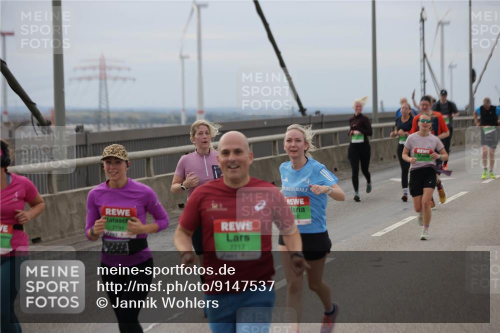 03.10.2025 - Köhlbrandbrückenlauf Jannik Wohlers http://msf.ph/oto/9147537 03.10.2025 15:51:03 Position 1 7194, 7717, 92 meine-sportfotos.de